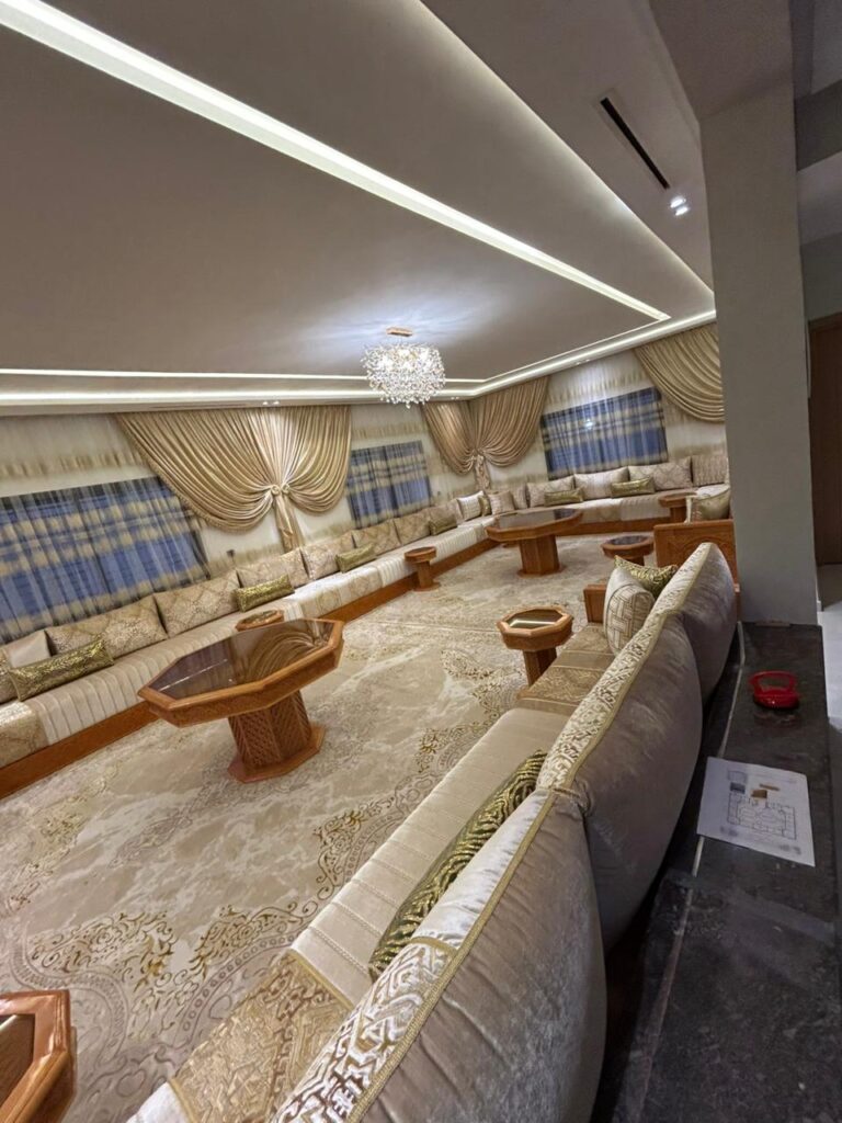 Salon marocain Cèdre sur mesure en bois massif — Salon Premium