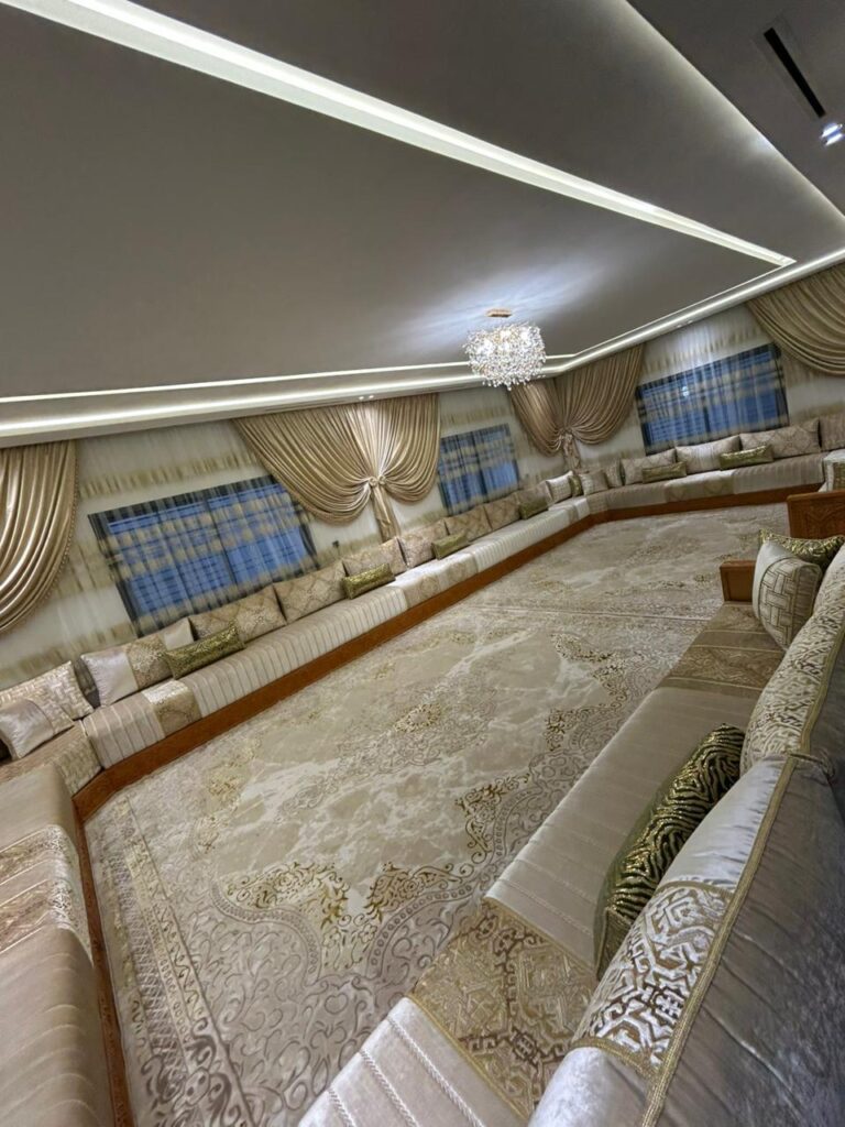 Salon marocain Cèdre sur mesure en bois massif — Salon Premium