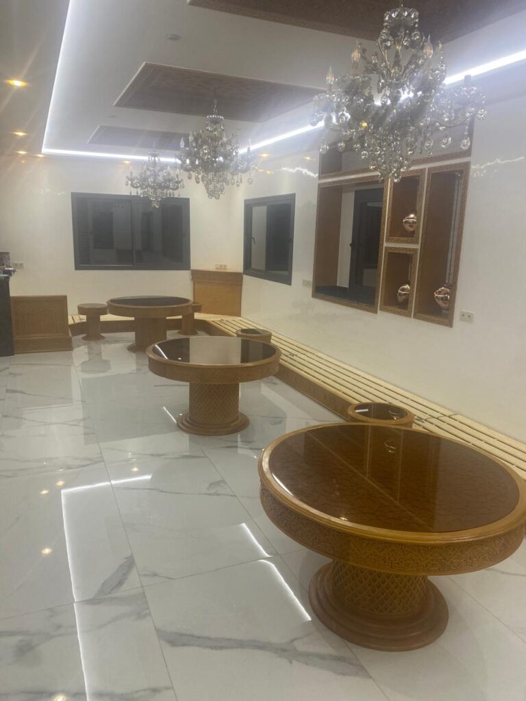 Salon marocain Cèdre sur mesure en bois massif — Salon Premium