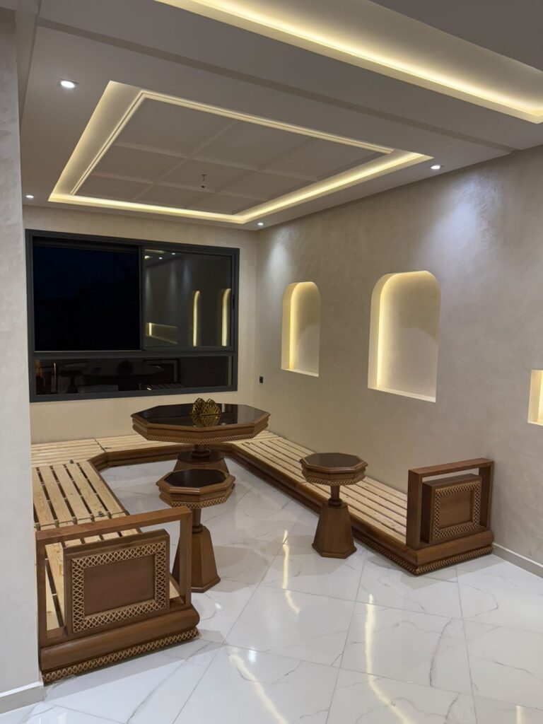 Salon marocain Drej ou Ktef sur mesure en bois massif — Salon Premium