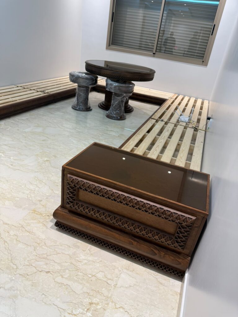 Salon marocain Drej ou Ktef sur mesure en bois massif — Salon Premium