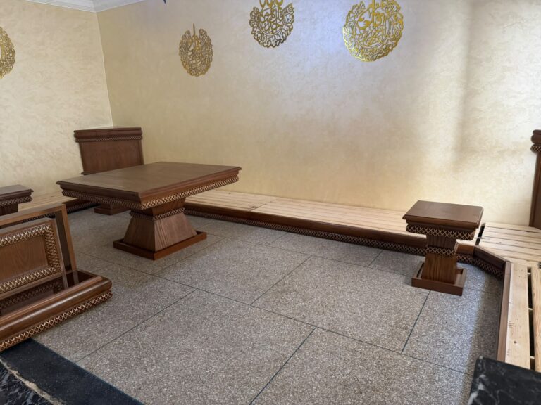 Salon marocain Drej ou Ktef sur mesure en bois massif — Salon Premium