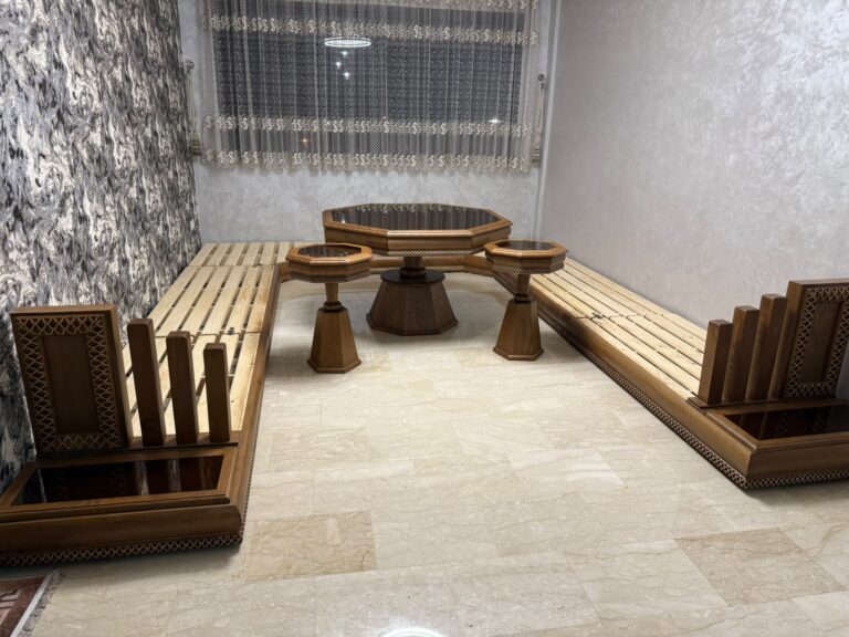 Salon marocain Drej ou Ktef sur mesure en bois massif — Salon Premium