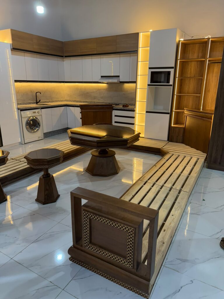 Salon marocain Drej ou Ktef sur mesure en bois massif — Salon Premium