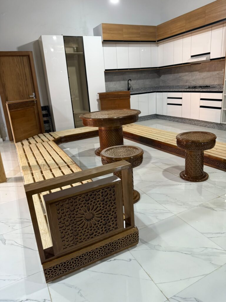 Salon marocain Islamia sur mesure en bois massif — Salon Économique