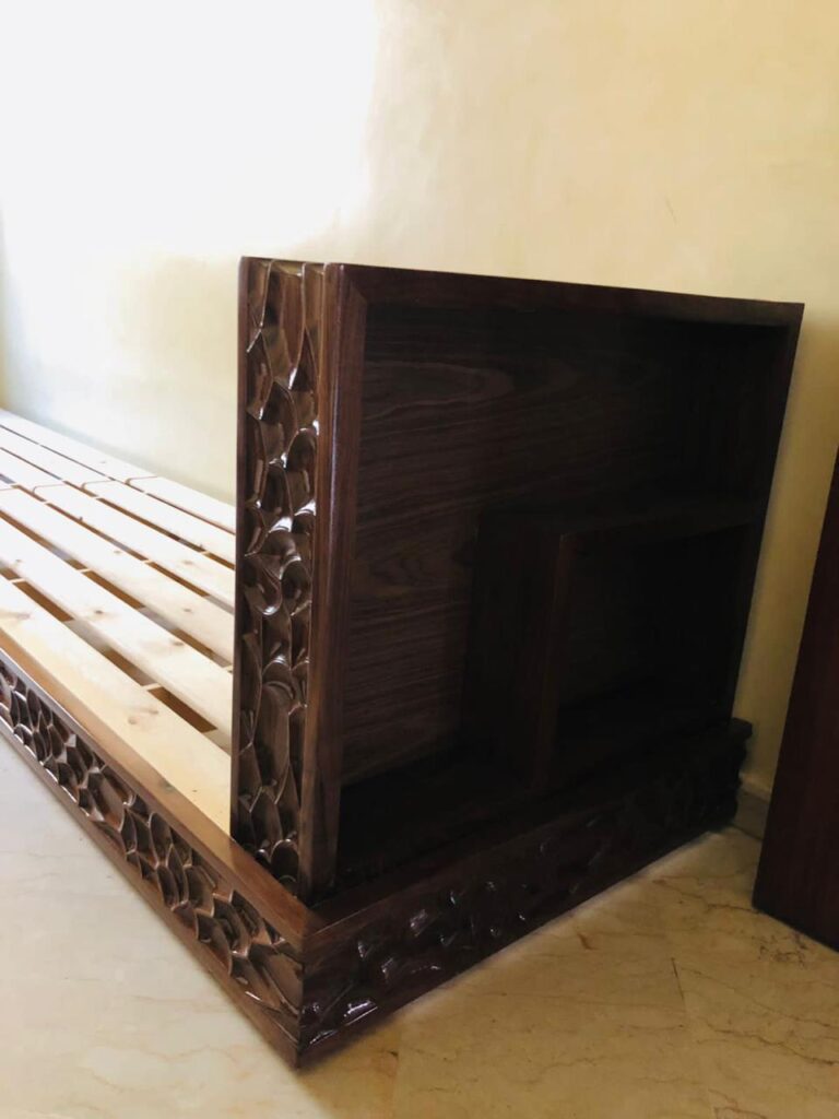 Salon marocain Noyer sur mesure en bois massif — Salon Premium