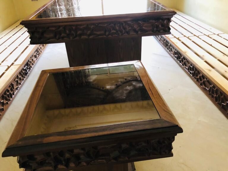 Salon marocain Noyer sur mesure en bois massif — Salon Premium